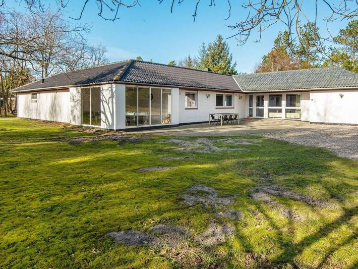 Ferienhaus für 18 Personen, mit Terrasse und Garten sowie Pool, kinderfreundlich auf Rømø