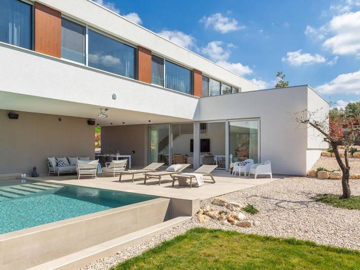 Ferienhaus für 10 Personen, mit Terrasse und Pool