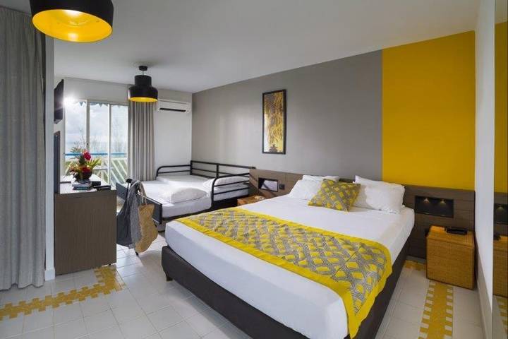 Location de vacances pour 4 personnes, avec terrasse et piscine à Saint-François