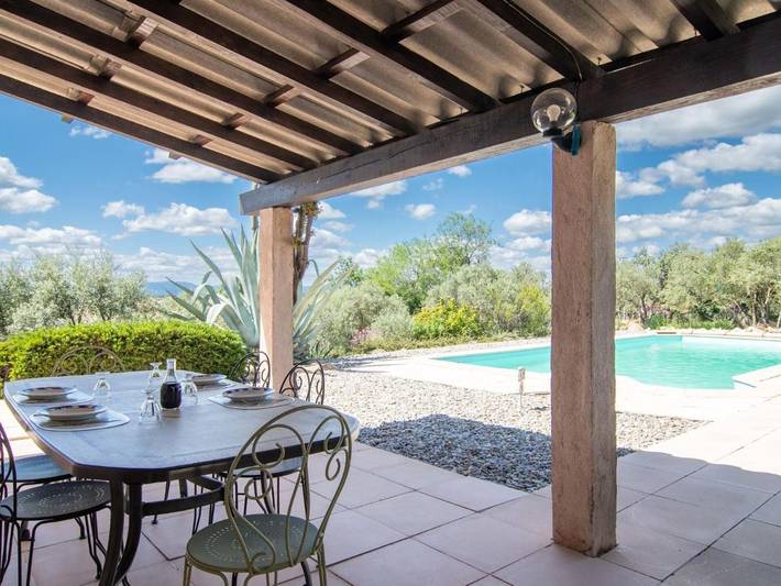 Location de vacances pour 6 personnes, avec terrasse ainsi que piscine et jardin, animaux acceptés à Tavernes - 2