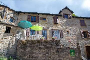 Gîte pour 5 personnes, avec terrasse, animaux acceptés à Les Bondons