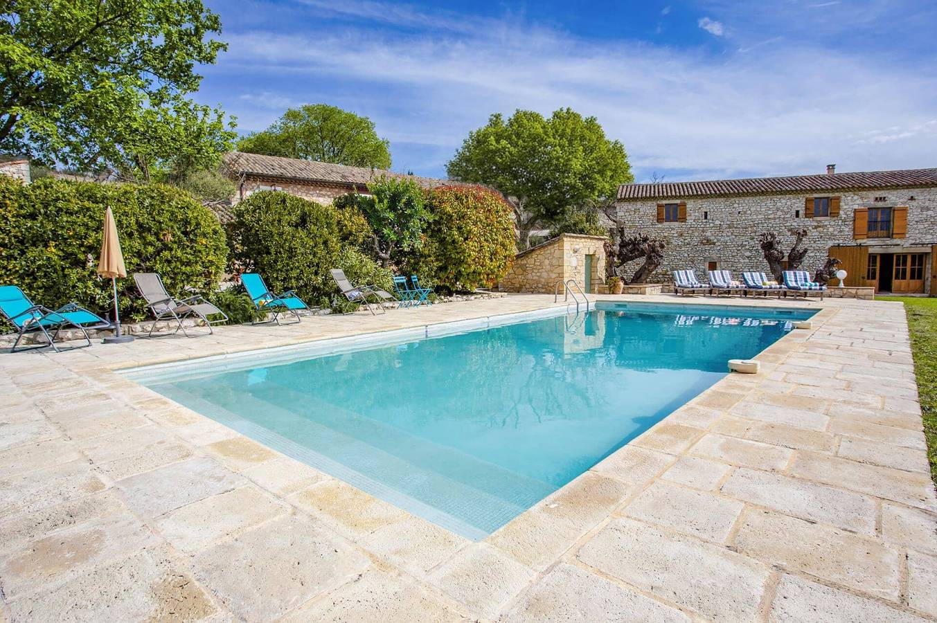 Villa Le Vieux Mas by Villa Plus in Aubussargues, Région de Nîmes