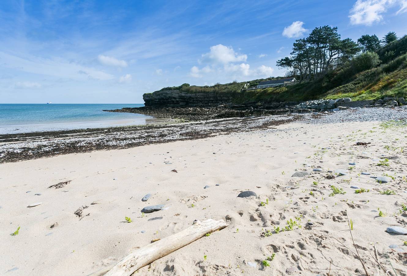 Cae'r Borth in Isle of Anglesey