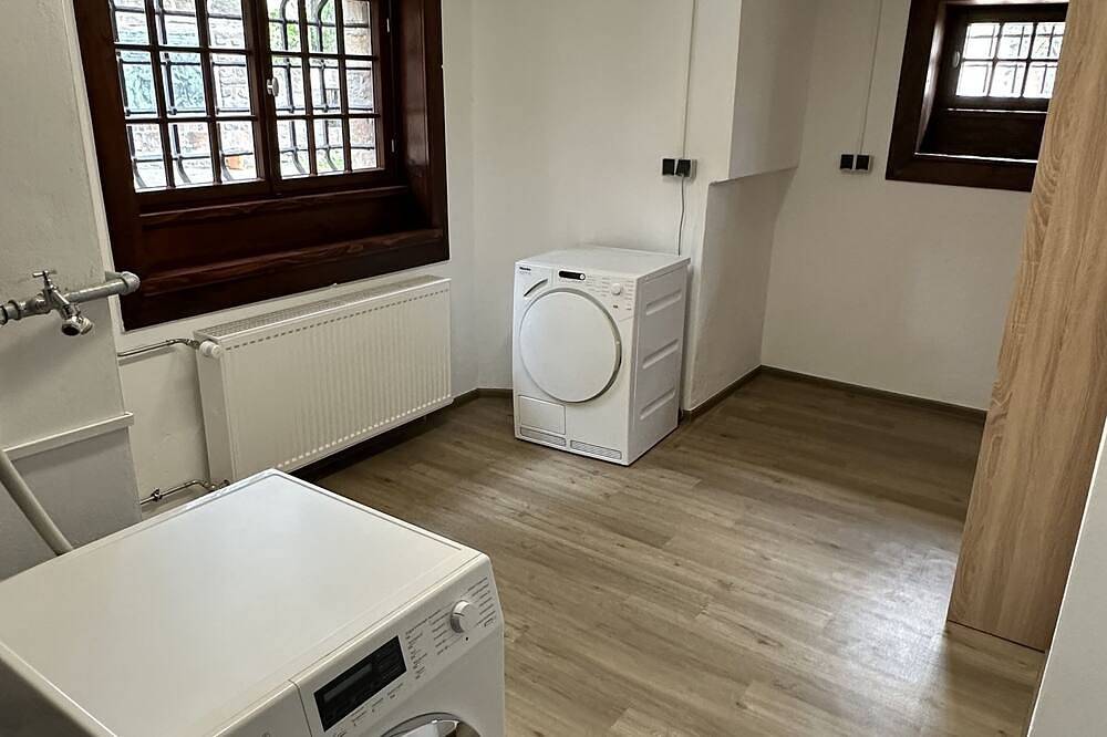 Ganze Wohnung, Garden level apartment in the historic castle in Aschaffenburg, Mainviereck