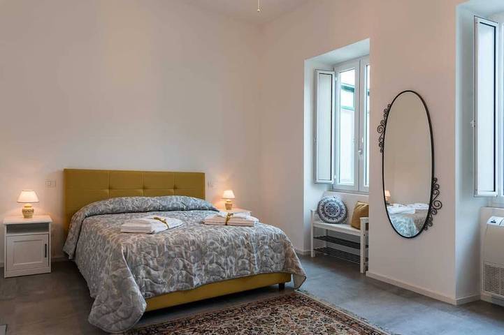 Ganze Wohnung, Nonna Vittoria Wohnung in Salerno, Tyrrhenische Küste Kampanien