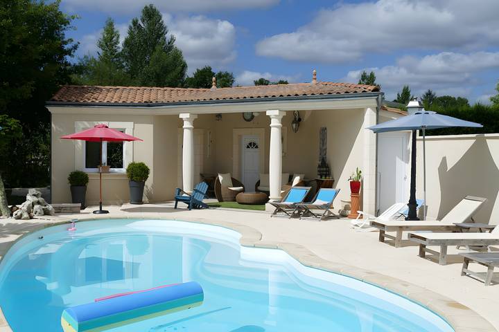 Location de vacances pour 4 personnes, avec jardin à Saint-Aubin-de-Médoc