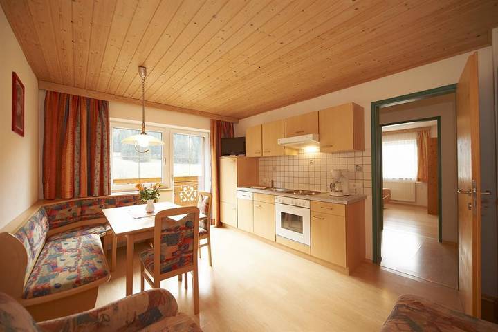 Ferienwohnung für 4 Personen, mit Sauna und Balkon sowie Garten in Flachau - 4