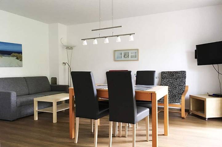 Ferienwohnung für 4 Personen, mit Terrasse und Garten in Mahlzow