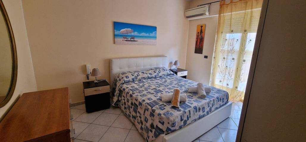 Appartamento intero, Appartamento 'Veranda Sul Beach Di Alcamo Marina' con vista mare, Wi-Fi e aria condizionata in Alcamo Marina, Alcamo