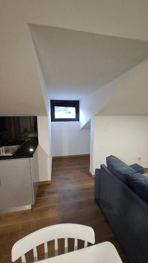 Apartamento inteiro, Apartamento T1 Arcos de Valdevez - centro da vila - 60 m2 total in Praia Fluvial da Valeta, Arcos de Valdevez (cidade)