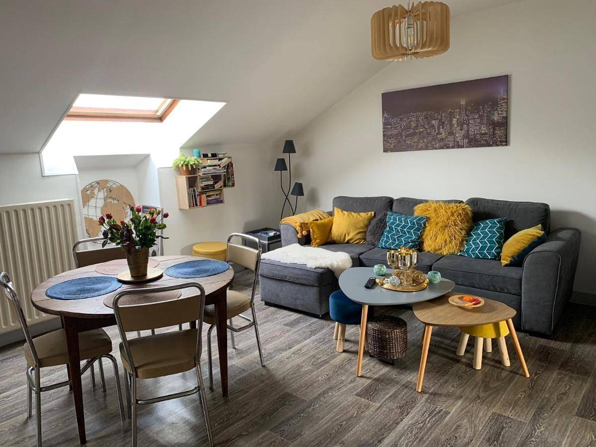 Appartement entier, Two-Bedroom Apartment in Saint-Léonard-de-Noblat, Région de Limoges
