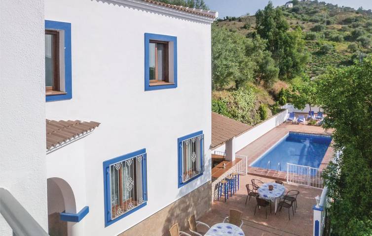 Ferienhaus für 15 Personen, mit Terrasse und Garten in Sayalonga - 2