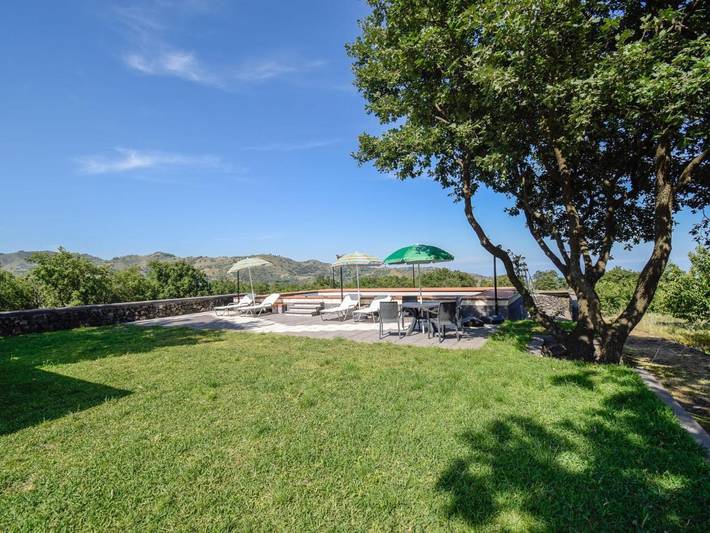 Gîte pour 2 personnes, avec Terrasse ainsi que Jardin et Piscine à Piedimonte Etneo - 4