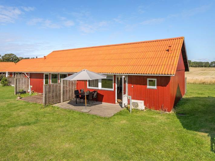 Ferieudlejning for 4 personer, med Terrasse i Fejø