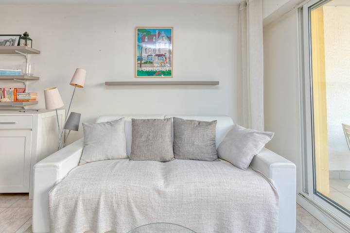 Entire apartment, Apartment 'Appartement Vue Mer - 50 M Plage' with Sea View and Private Terrace in Pornichet, Côte d'Amour