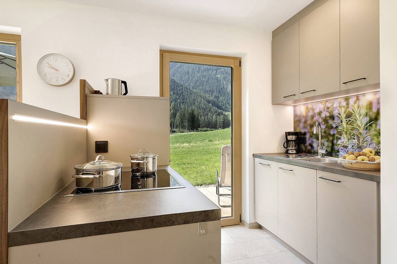 Ganze Wohnung, Ferienwohnung "Masi Rosmarin" mit Bergblick, Privater Terrasse und Wlan in Kuppelwies, Ulten