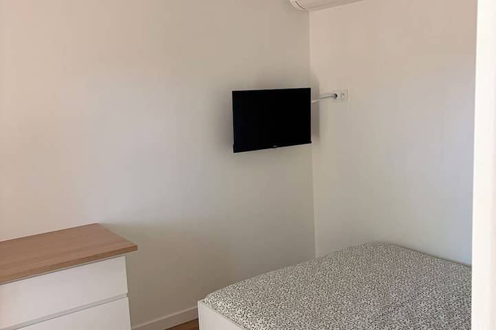 Ganze Wohnung, La Garde, Refurbished - ideal location, sleeps 8 in La Garde, Mittelmeerküste (Frankreich)