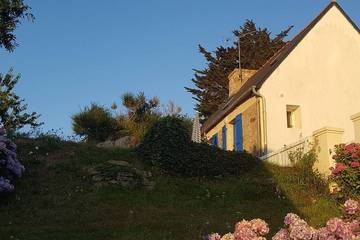 Gîte pour 3 personnes, avec terrasse et jardin à Trélévern