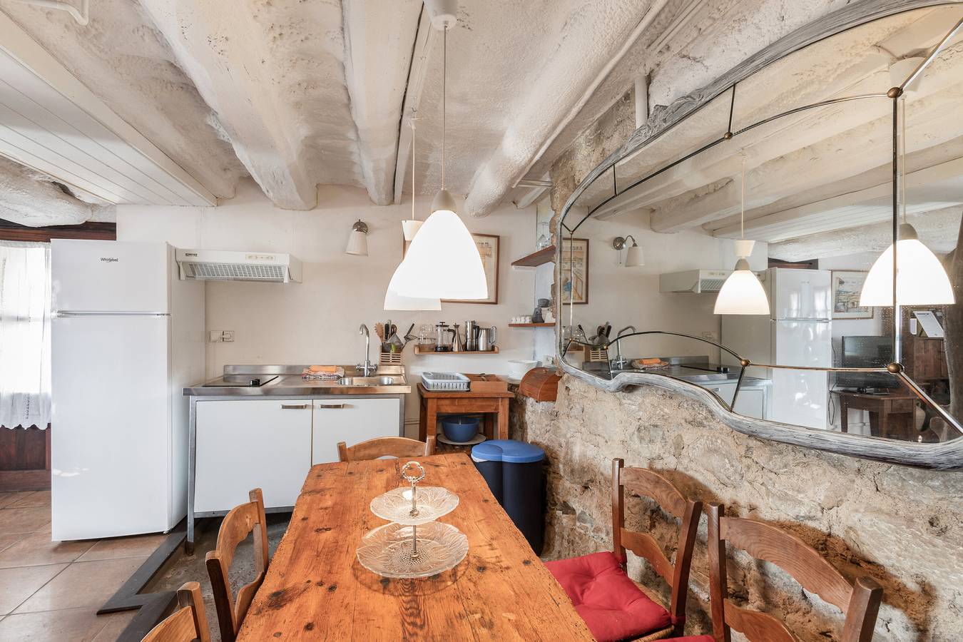 Appartement entier, Appartement "Casa Cueva De Piedra" avec vue sur les montagnes, piscine partagée et Wi-Fi in Castellterçol, Barcelone l'intérieur des terres