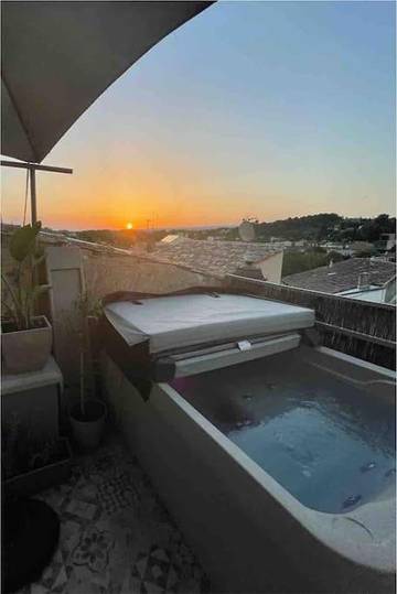 Gîte pour 2 personnes, avec terrasse et vue à Pennautier