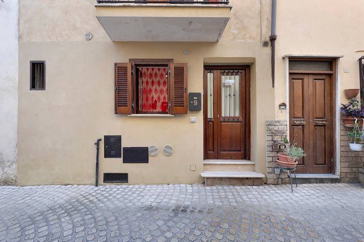 Ganze Wohnung, Ferienwohnung 'Al Borgo' mit WLAN und Klimaanlage/Heizung in Riano, Rom Provinz