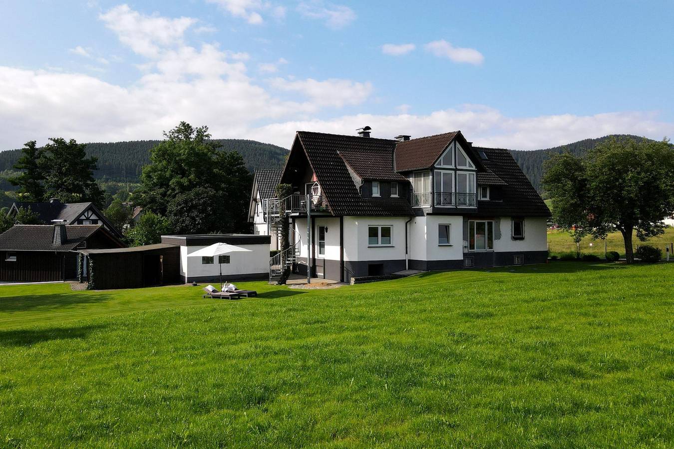 Ganze Wohnung, Ferienwohnung 'Darge' mit Bergblick, privater Terrasse und Wi-Fi in Schmallenberg, Hochsauerlandkreis
