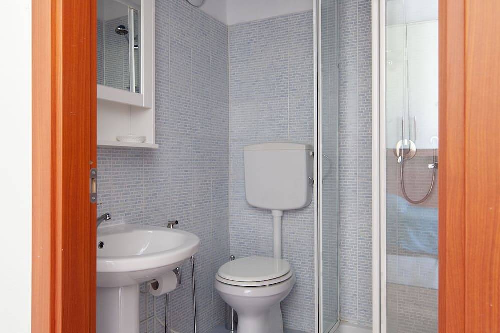 Ganze Wohnung, Apartment with pool for you & your Family- Territory dinners-wellness treatments in Tresana, Val di Magra