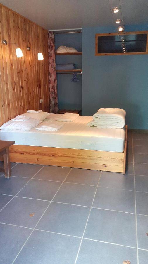 Hôtel pour 2 personnes, avec vue ainsi que terrasse et jardin à Allègre - 3