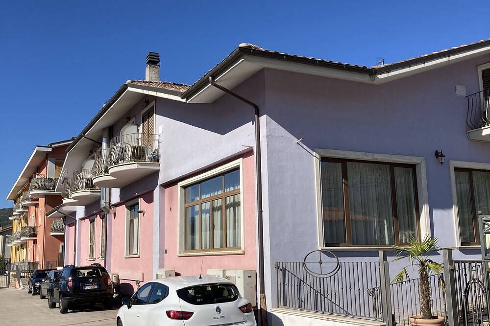Residence Le Ginestre Double Room No. 1 in Avezzano, Provincia de L'Aquila