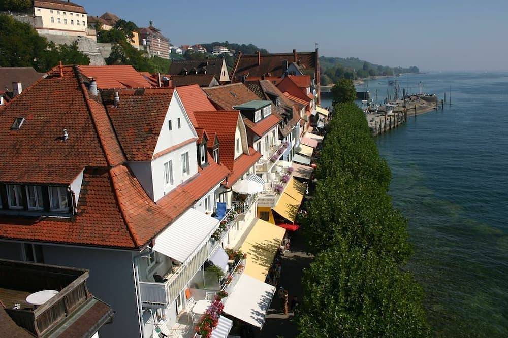 Entire apartment, 3-room apartment directly on the lake promenade in Meersburg, Obersee (Bodensee)