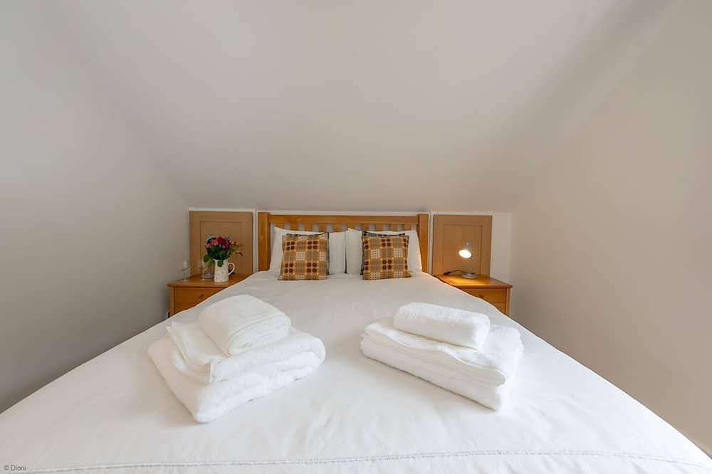 Adorable Cottage with Stunning Views Over The Mawddach Estuary | Erw-fair in Fairbourne, Snowdonia