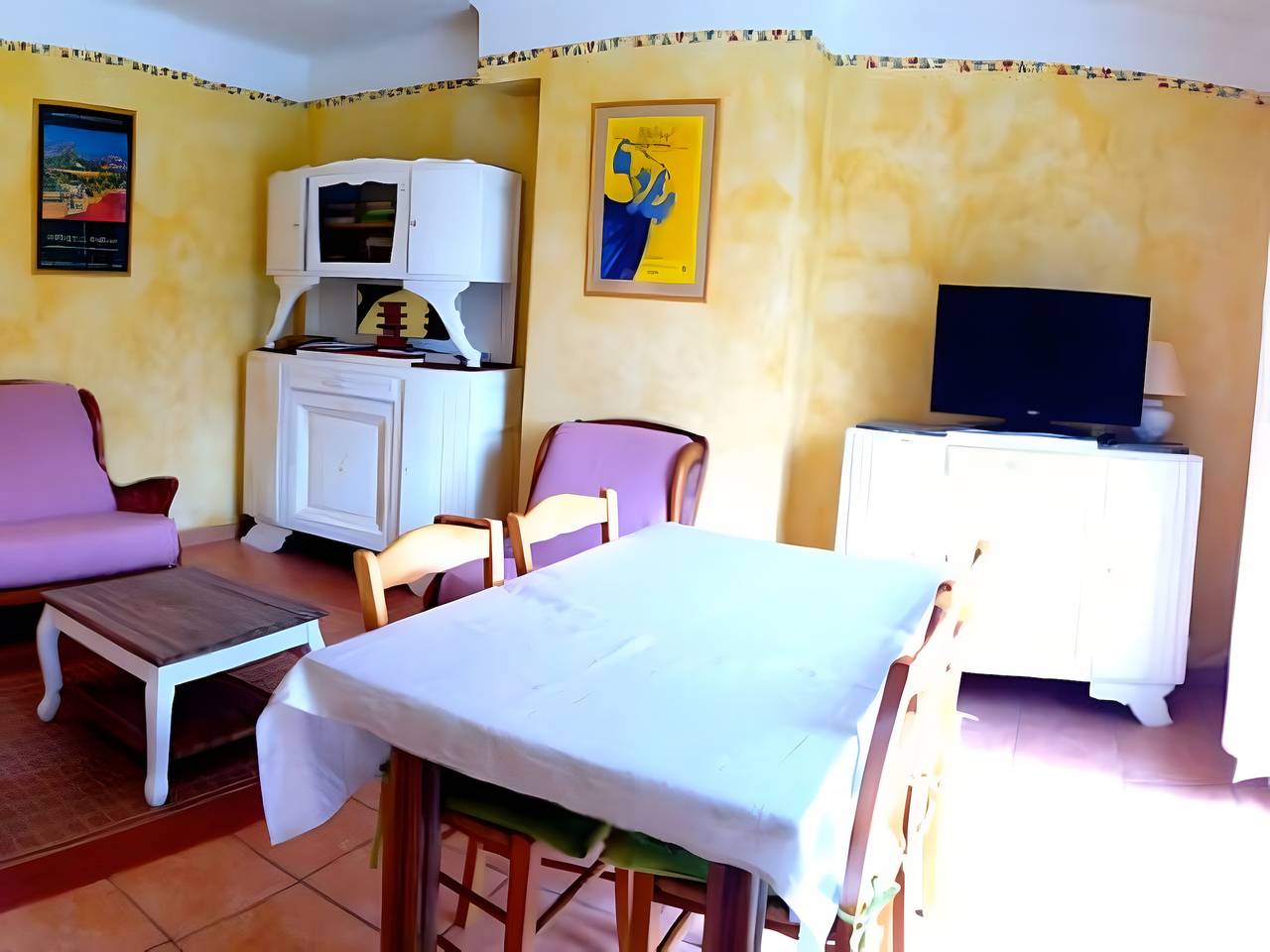 Villa 'Saule' con terraza privada, jardín privado y Wi-Fi in L'Isle-sur-la-Sorgue, Vaucluse