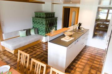 Ferienwohnung für 8 Personen, mit Garten und Terrasse sowie Ausblick in Bezau
