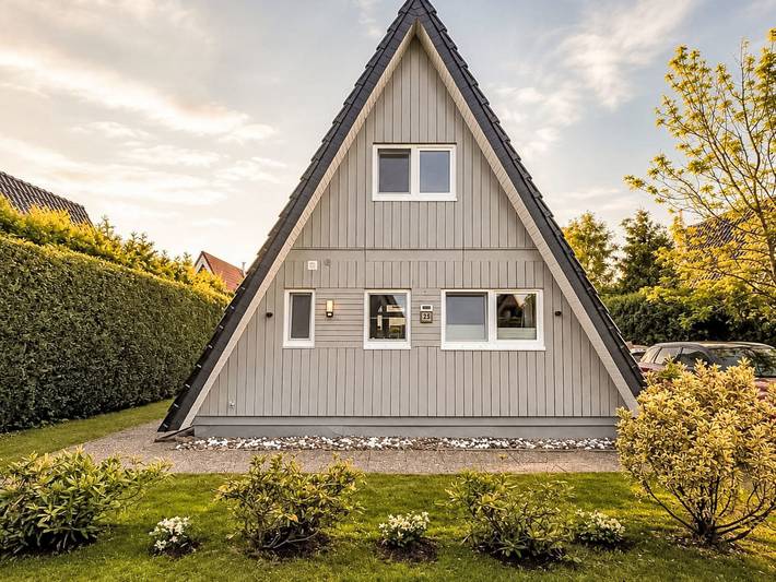 Ferienhaus für 5 Personen, mit Balkon und Terrasse sowie Garten in Butjadingen