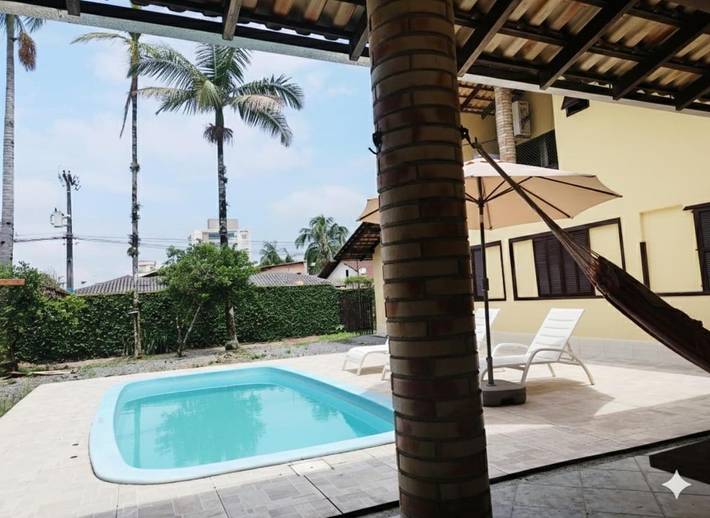 Auberge pour 2 personnes, avec jardin et piscine, adapté aux familles