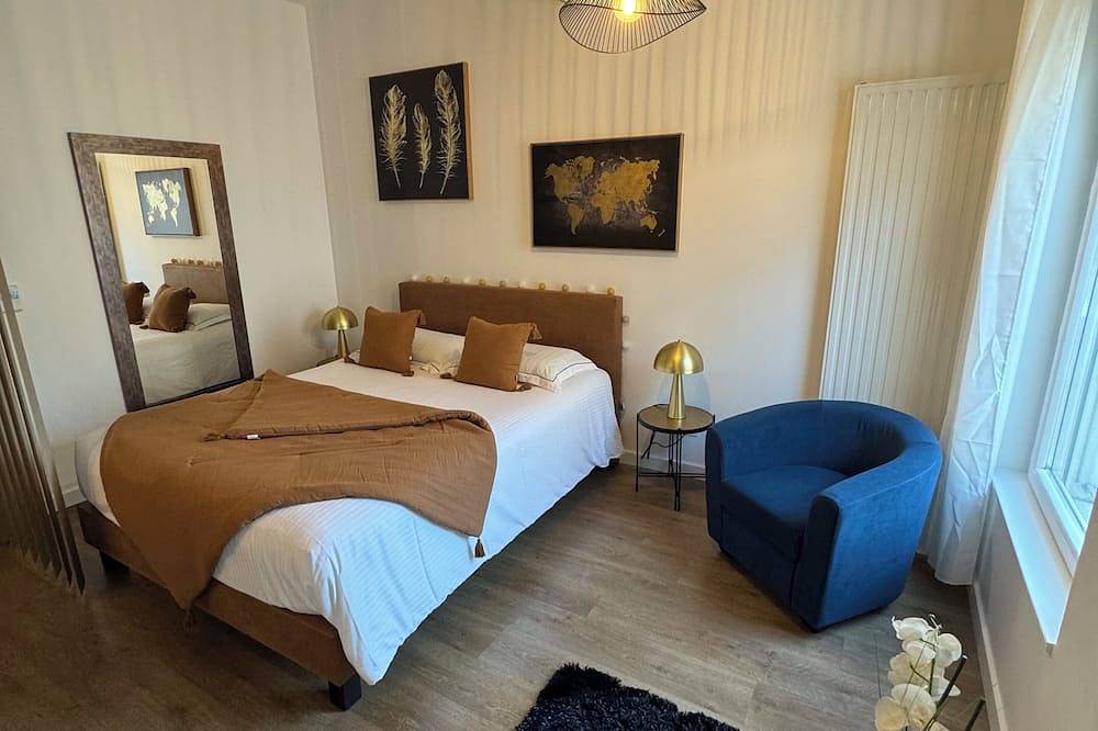 Appartement entier, Bella Vita Zen et son garage au bord du lac in Aix-les-Bains, Région de Chambéry