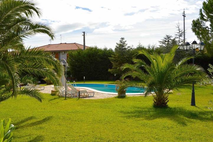 Location de vacances pour 4 personnes, avec piscine et terrasse ainsi que jardin et vue à Mascalucia - 3