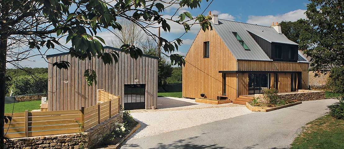 Gîte pour 10 personnes, avec terrasse ainsi que jardin et piscine à Brech - 2