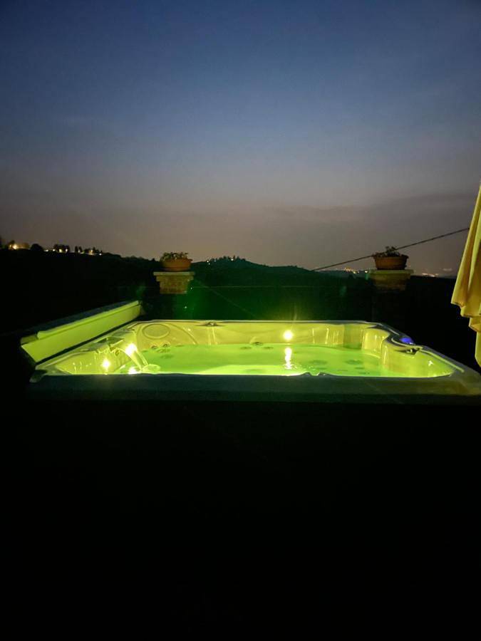 Agriturismo Cascina Anrì in Mango , Langhe