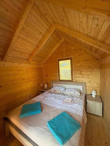 Bungalow für 2 Personen, mit Terrasse und Ausblick sowie Garten in Montenegro