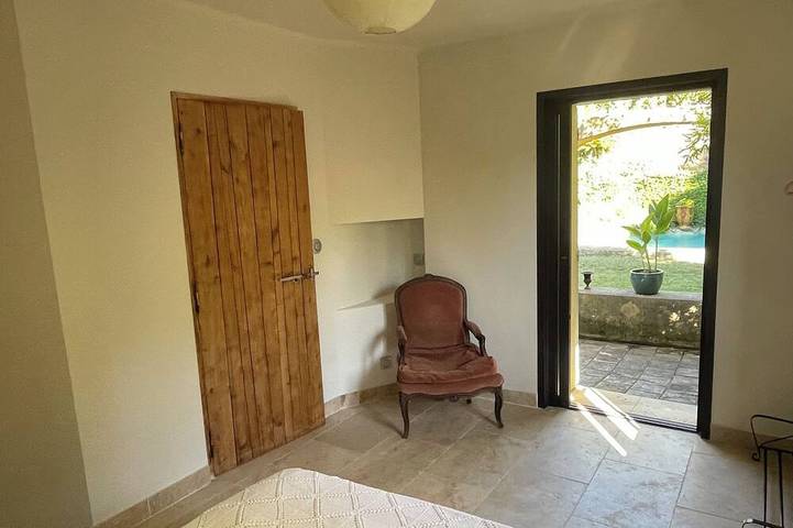 Gîte pour 8 personnes, avec jardin et piscine à Évenos - 3