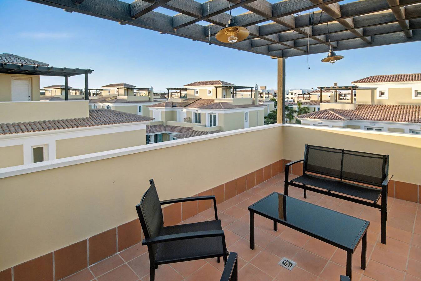 Luxury Holiday Villa 'Villa Solymar' with Sea View, Private Heated Pool & Wi-Fi in Geafond, La Oliva