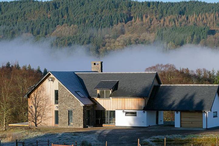 Holiday rental for 10 people, with garden and hot tub in Loch Awe
