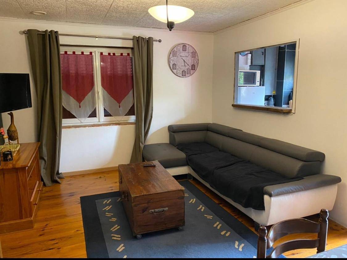 Appartement entier, Two-Bedroom Apartment in Beaulieu-sur-Loire, Région de Montargis