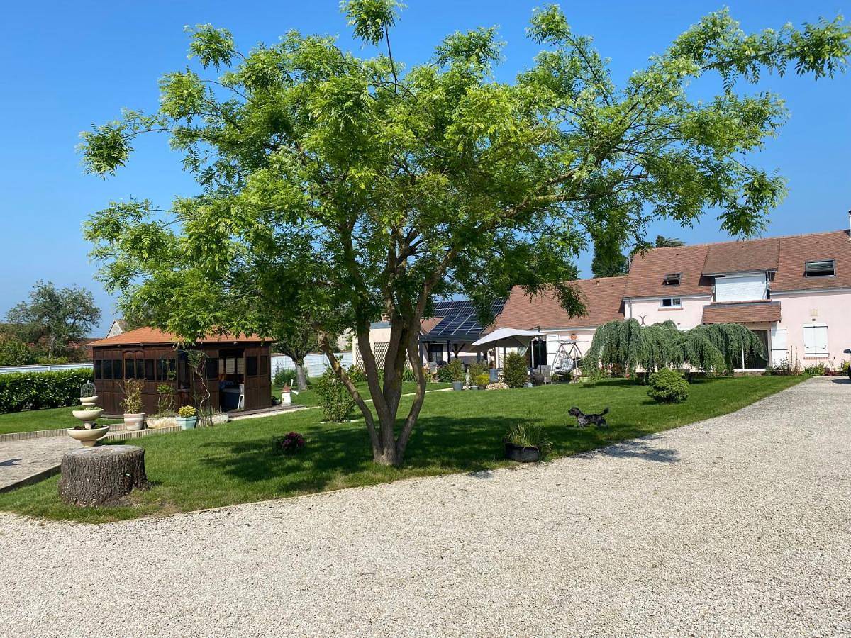 Une parenthèse fleurie in La Heunière, Région d'Évreux