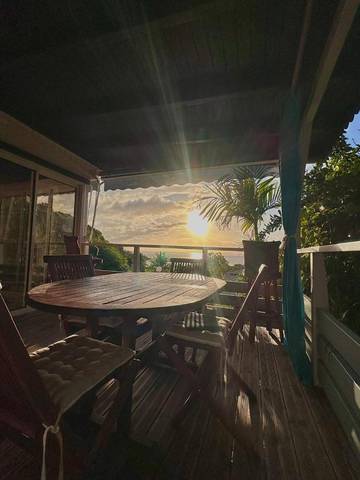 Gîte pour 4 personnes, avec vue et terrasse dans Plage de Petite Anse