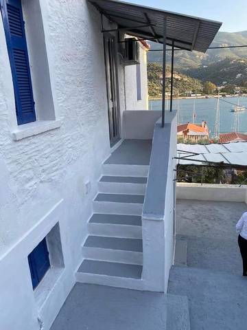 Gîte pour 2 personnes, avec vue et jardin dans Poros