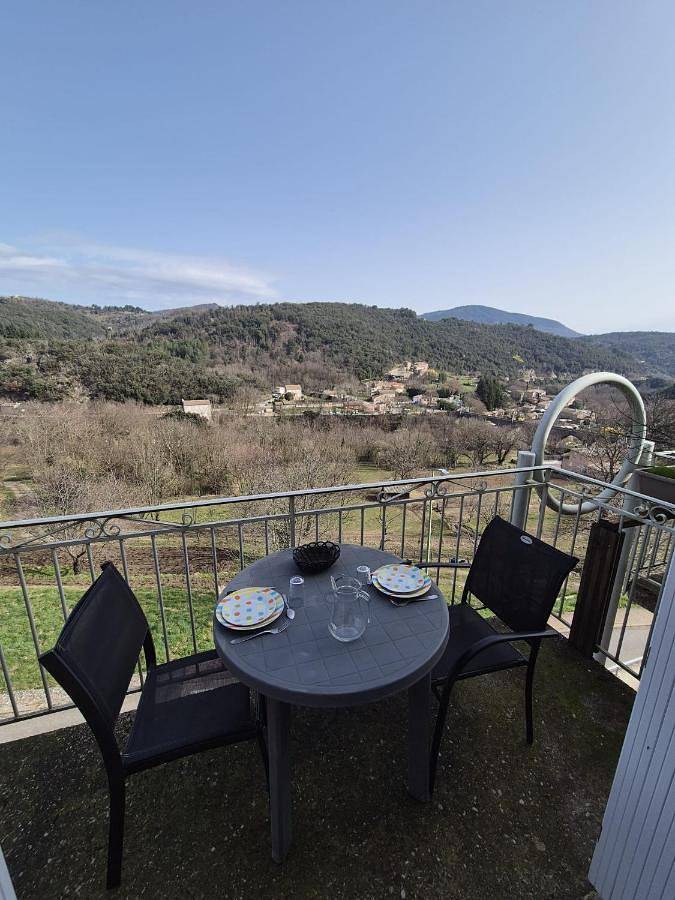 Gîte pour 4 personnes, avec balcon et vue à Meyras - 2