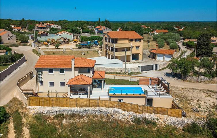 Moderne 2-Zimmer-Wohnung mit Pool, Parkplatz und 1,5 km Entfernung zum Strand in Marčana, Südküste Istrien