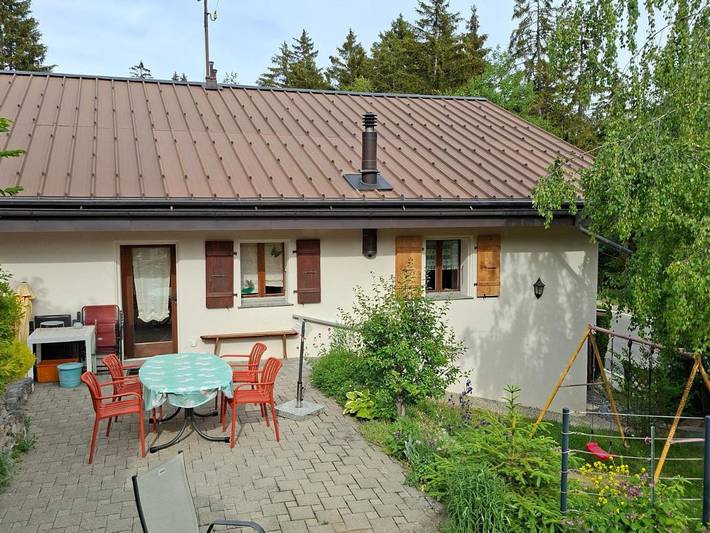 Gîte pour 3 personnes, avec jardin et vue, animaux acceptés à Savièse